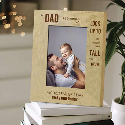 Cornice in Legno "A Dad is someone you look up to" – Regalo Personalizzato Festa del Papà