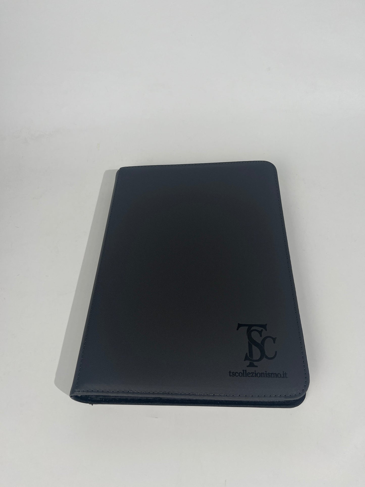 TS Collezionismo Binder 9 Tasche con Zip (Grigio Scuro) + 100 Penny Sleeves