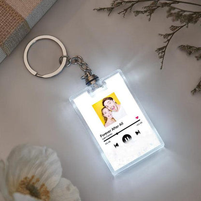 Portachiavi Luminoso Personalizzato con Foto e Codice Musicale – brillantini Colorate e Design Scansionabile papà