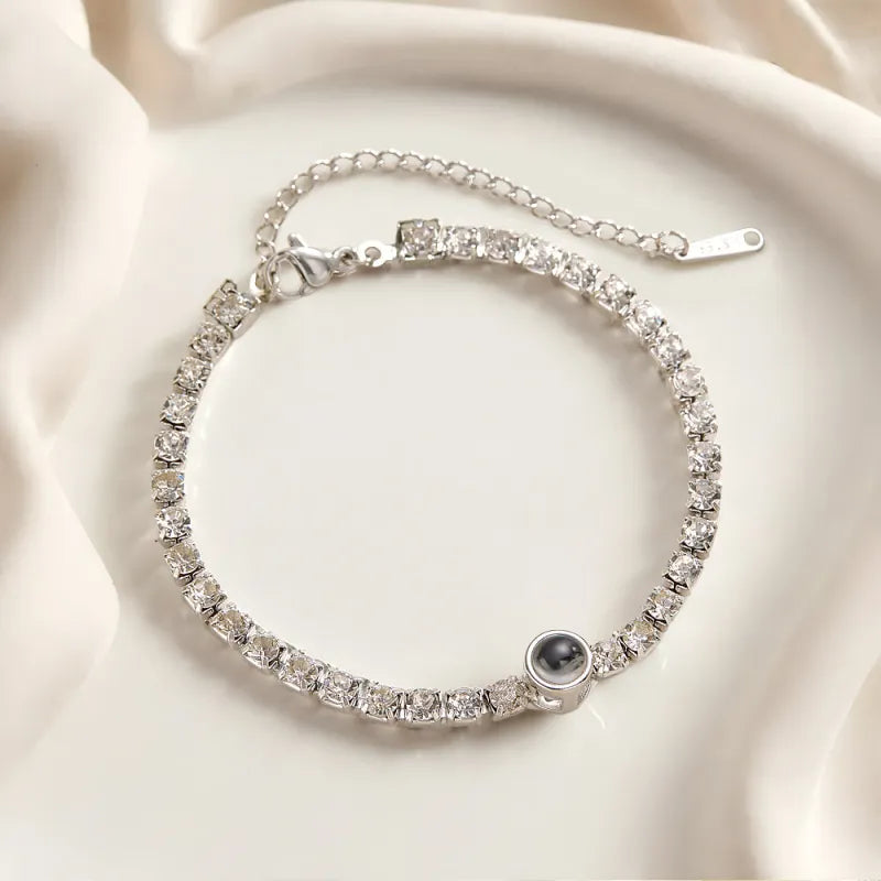 Bracciale con Proiezione Foto Personalizzata – Regalo Magico per Lei – Gioiello per San Valentino e Festa della mamma