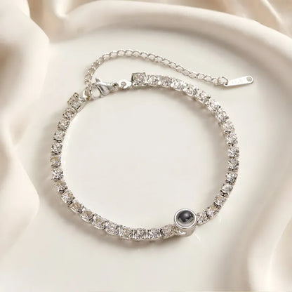 Bracciale con Proiezione Foto Personalizzata – Regalo Magico per Lei – Gioiello per San Valentino e Festa della mamma
