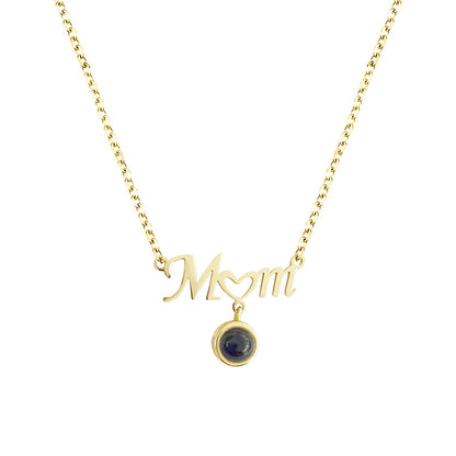 Collana con Proiezione Foto Personalizzata e Cuoricino – Regalo Magico per la Mamma – Gioiello con Immagine Nascosta