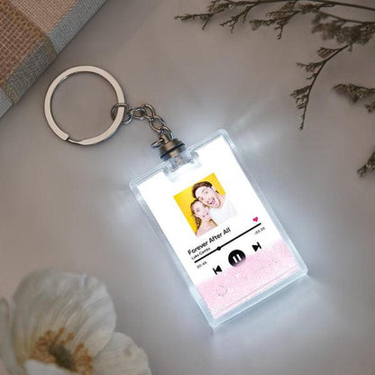 Portachiavi Luminoso Personalizzato con Foto e Codice Musicale – brillantini Colorate e Design Scansionabile papà