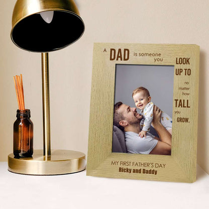 Cornice in Legno "A Dad is someone you look up to" – Regalo Personalizzato Festa del Papà