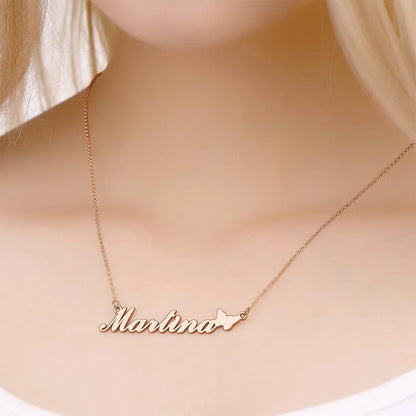 Collana con Nome Personalizzato Placcata Oro 14K e Farfalla – Regalo Romantico per Lei e San Valentino festa della mamma