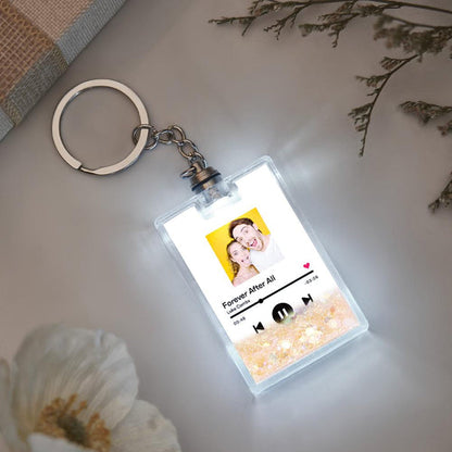 Portachiavi Luminoso Personalizzato con Foto e Codice Musicale – brillantini Colorate e Design Scansionabile papà