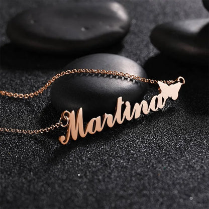 Collana con Nome Personalizzato Placcata Oro 14K e Farfalla – Regalo Romantico per Lei e San Valentino festa della mamma