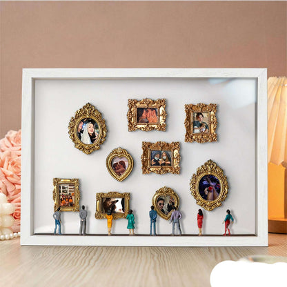 Il Nostro Museo – Cornice Bianca Personalizzata – Regalo di Coppia Miniatura per Lei – San Valentino e Anniversario