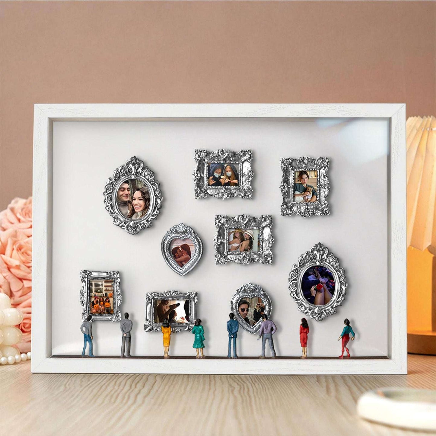 Il Nostro Museo – Cornice Bianca Personalizzata – Regalo di Coppia Miniatura per Lei – San Valentino e Anniversario