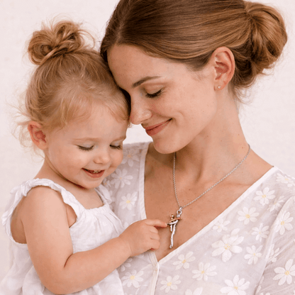 Collana Abbraccio Mamma e Figlio Pendente Two-Tone Regalo Festa della Mamma
