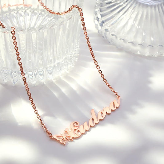 Collana Personalizzata con Nome e Farfalla Gioiello per Lei - mamma