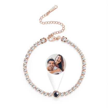 Bracciale con Proiezione Foto Personalizzata – Regalo Magico per Lei – Gioiello per San Valentino e Festa della mamma
