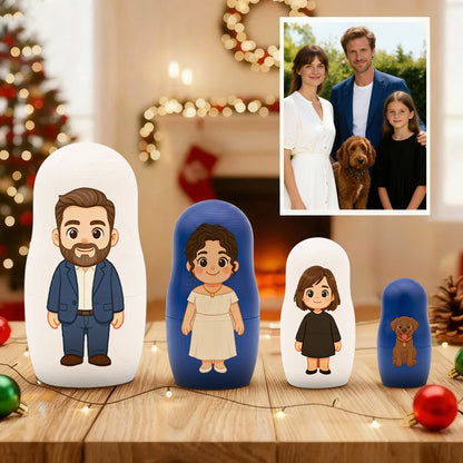 Matrioska di Famiglia Personalizzata: I Tuoi Ricordi in Stile Cartoon papà