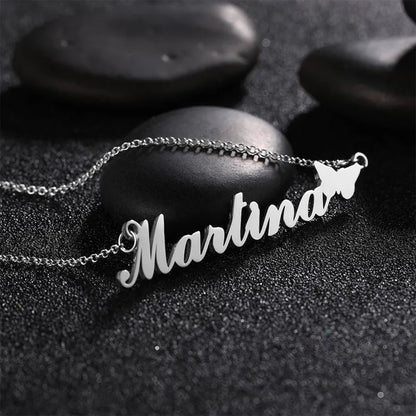 Collana con Nome Personalizzato Placcata Oro 14K e Farfalla – Regalo Romantico per Lei e San Valentino festa della mamma