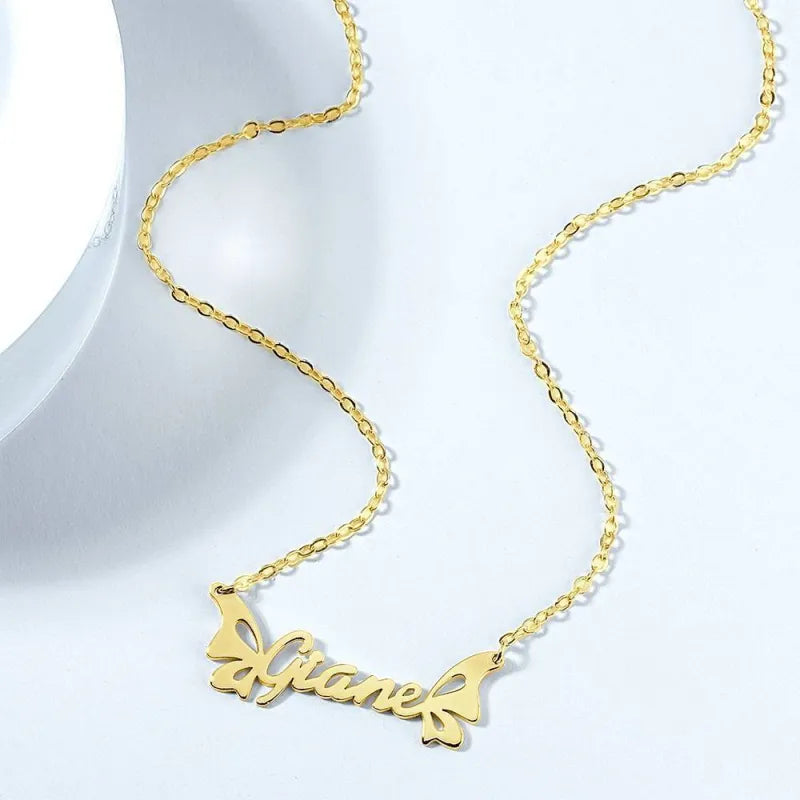 Collana con Nome Personalizzato e Farfalla – Placcatura Oro 14K – Regalo di San Valentino Unico per Lei Mamma