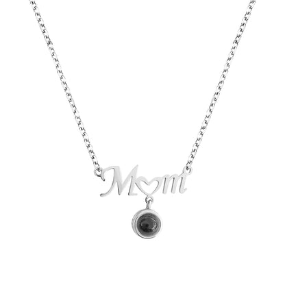 Collana con Proiezione Foto Personalizzata e Cuoricino – Regalo Magico per la Mamma – Gioiello con Immagine Nascosta