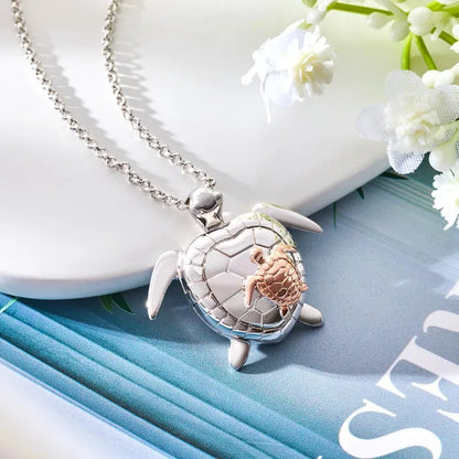 Collana con Medaglione Tartaruga Marina – Foto Incisa – Regalo Speciale per la Festa della Mamma