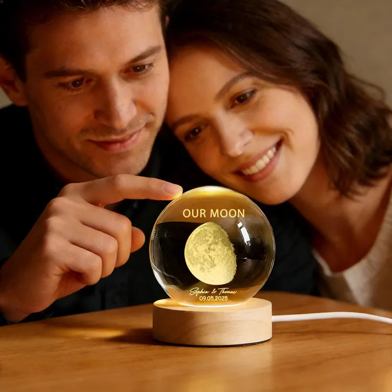 Sfera di Cristallo LED "La Nostra Luna" – Luce Notturna con Fase Lunare Personalizzata – Regalo Romantico per Anniversario e Coppie
