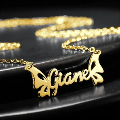 Collana con Nome Personalizzato e Farfalla – Placcatura Oro 14K – Regalo di San Valentino Unico per Lei Mamma